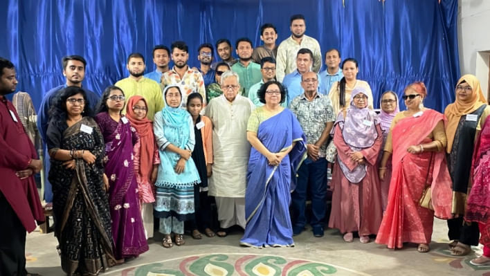 ঢাকায় দৃষ্টি প্রতিবন্ধীদের নিয়ে প্যালিয়েটিভ কেয়ার প্রশিক্ষণ। ছবি: সংগৃহীত