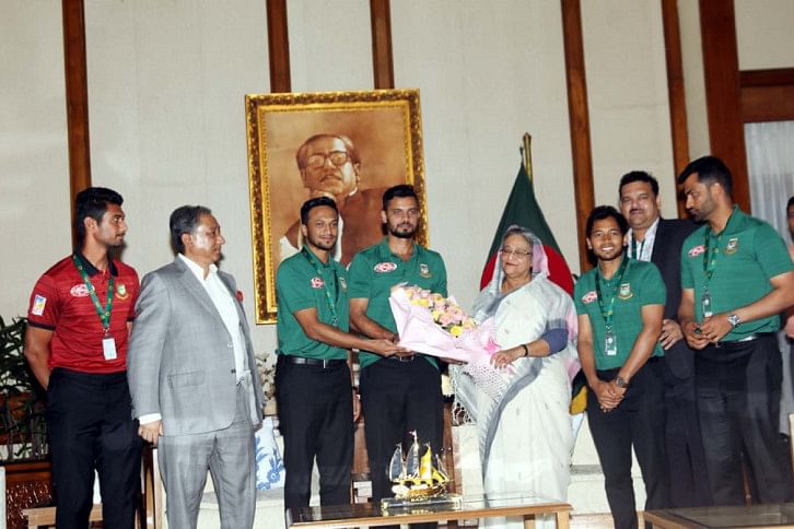 PM with Team Bangladesh PM with Team Bangladesh