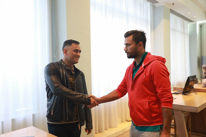 Mashafe & Dhoni Mashafe & Dhoni
