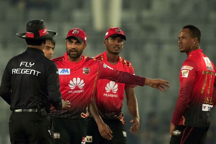 কুমিল্লার জয়ের ম্যাচে তামিম ইকবাল ও লিটন দাসের শাস্তি কুমিল্লার জয়ের ম্যাচে তামিম ইকবাল ও লিটন দাসের শাস্তি