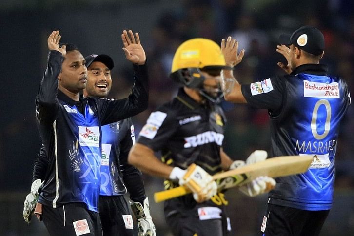 মাশরাফির গায়ে শূন্য নম্বর মাশরাফির গায়ে শূন্য নম্বর
