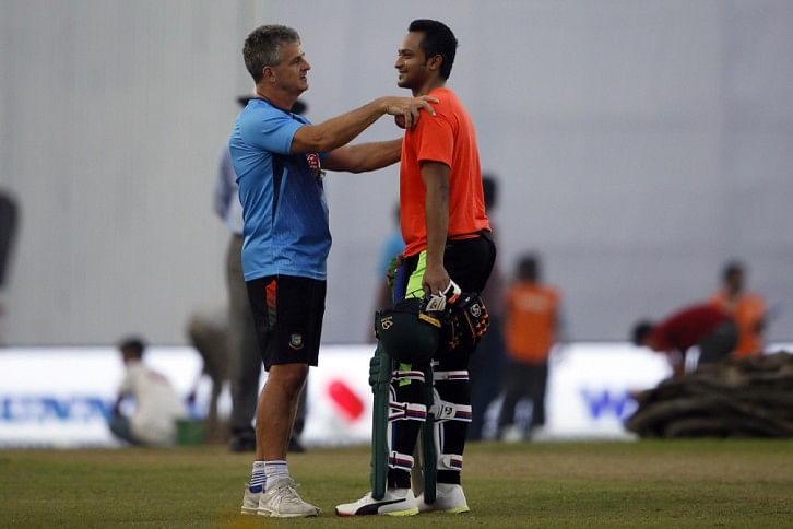Steve Rhodes & Shakib Al Hasan Steve Rhodes & Shakib Al Hasan