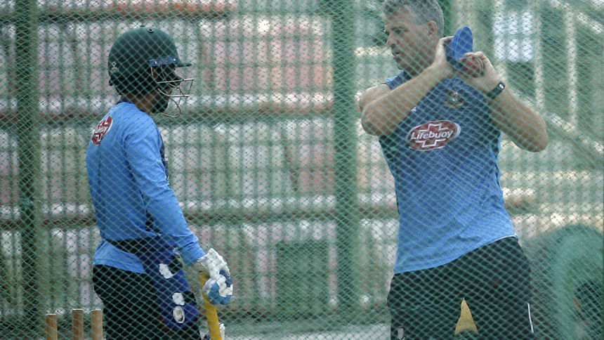 Steve Rhodes & Mominul Haque Steve Rhodes & Mominul Haque