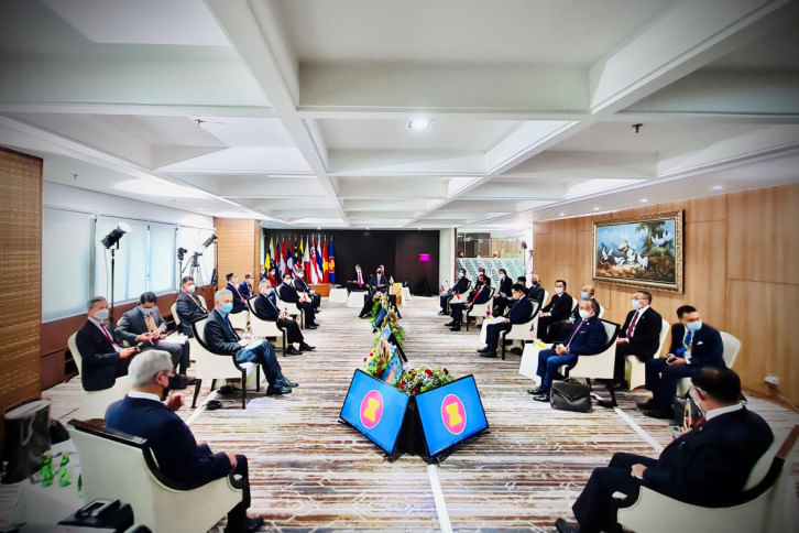 ASEAN.jpg ইন্দোনেশিয়ায় আসিয়ান সম্মেলন। ফাইল ছবি: রয়টার্স