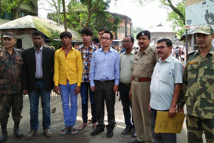 Bangladeshi youths return home Bangladeshi youths return home