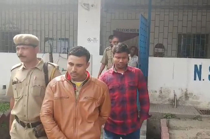 তিন বাংলাদেশি নাগরিককে গ্রেফতার করেছে পশ্চিমবঙ্গ রাজ্য পুলিশ তিন বাংলাদেশি নাগরিককে গ্রেফতার করেছে পশ্চিমবঙ্গ রাজ্য পুলিশ