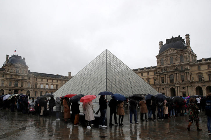 CHINA-HEALTH-FRANCE-LOUVRE.jpg CHINA-HEALTH-FRANCE-LOUVRE.jpg
