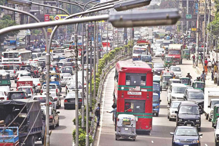 du bus wrong side dhaka road du bus wrong side dhaka road