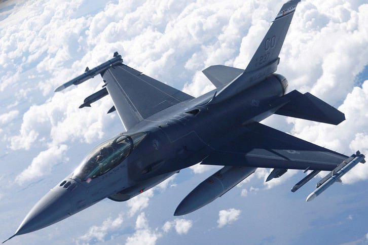 F-16 fighter jet F-16 fighter jet