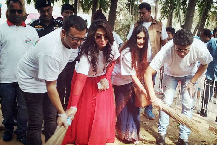 বিশ্ব ভালোবাসা দিবসে রিয়াজ-পপি-জায়েদ খান বিশ্ব ভালোবাসা দিবসে রিয়াজ-পপি-জায়েদ খান