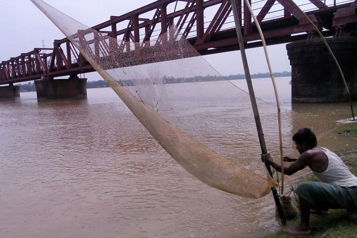 Fishing_Tista_Dhorola.jpg Fishing_Tista_Dhorola.jpg