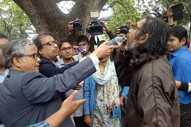 অনশন ভাঙলেন ঢাকা বিশ্ববিদ্যালয়ের ছাত্র ওয়ালিদ আশরাফ অনশন ভাঙলেন ঢাকা বিশ্ববিদ্যালয়ের ছাত্র ওয়ালিদ আশরাফ