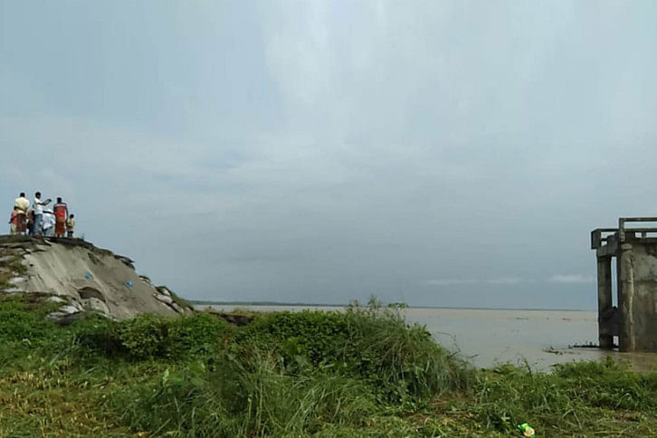 Jamuna_Sirajganj_Flood.jpg Jamuna_Sirajganj_Flood.jpg