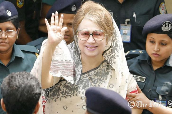 স্বাস্থ্য পরীক্ষা শেষে কারাগারে খালেদা জিয়া স্বাস্থ্য পরীক্ষা শেষে কারাগারে খালেদা জিয়া