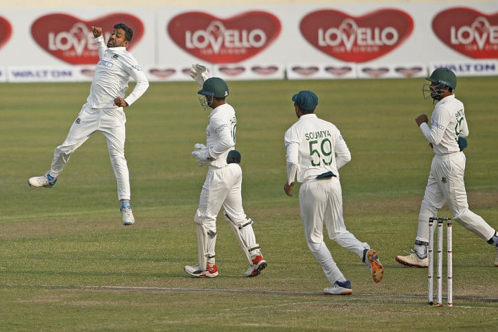 miraz 100 wickets miraz 100 wickets