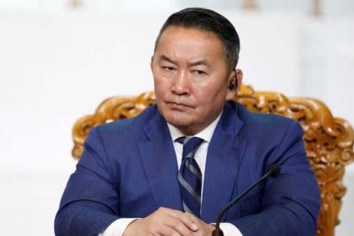 Mongolian president-1.jpg Mongolian president-1.jpg