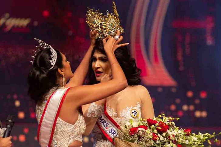 Mrs World Mrs World