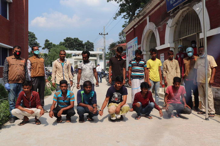 Mymensingh DB arrests 12 robbers-1.jpg Mymensingh DB arrests 12 robbers-1.jpg