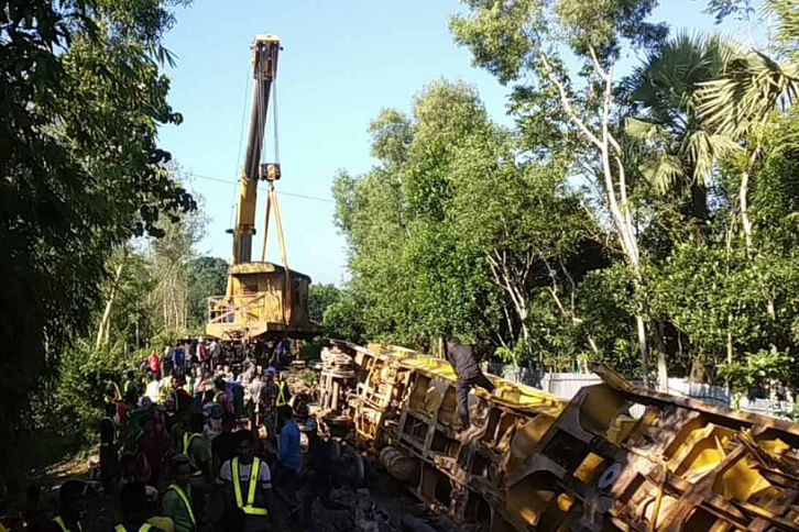 Oil_Train_Derailed.jpg Oil_Train_Derailed.jpg