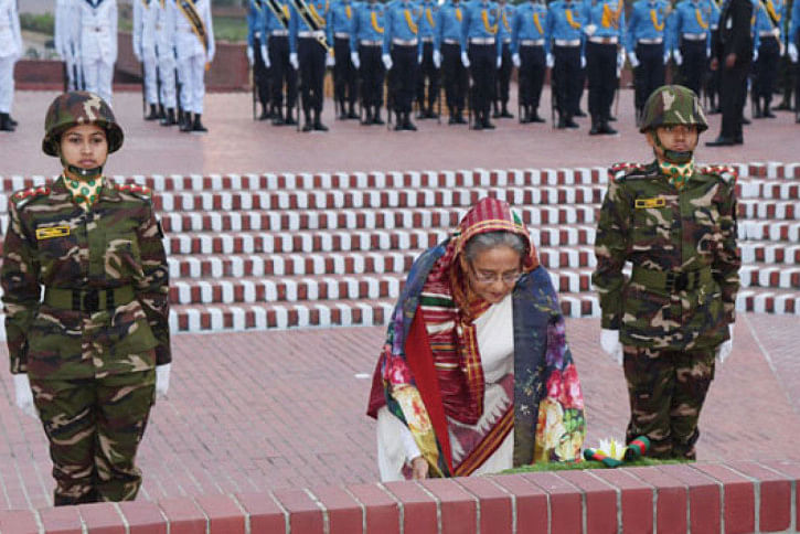 PM pays tribute PM pays tribute