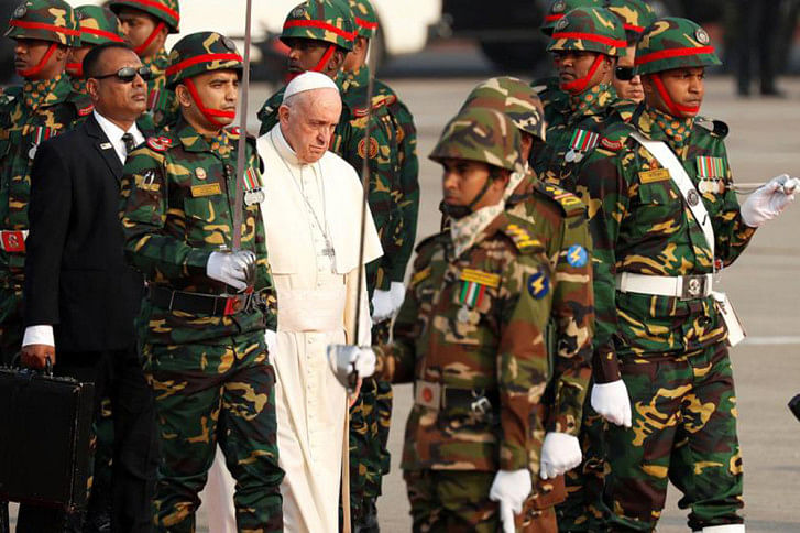 pope Francis guard of honour in Dhaka pope Francis guard of honour in Dhaka