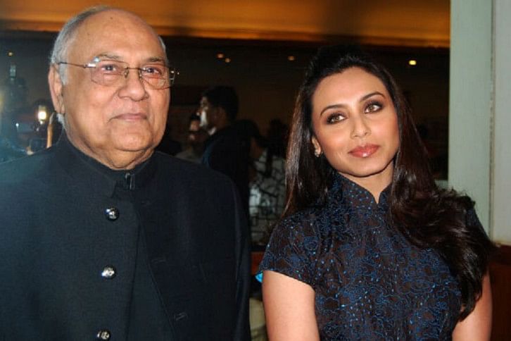 Rani Mukherjee With His Father Ram Kumar Mukherjee Rani Mukherjee With His Father Ram Kumar Mukherjee