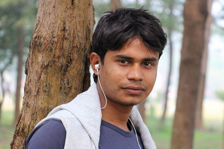 রাজশাহী বিশ্ববিদ্যালয়ের ছাত্র মোতালেব হোসেন লিপু। রাজশাহী বিশ্ববিদ্যালয়ের ছাত্র মোতালেব হোসেন লিপু।
