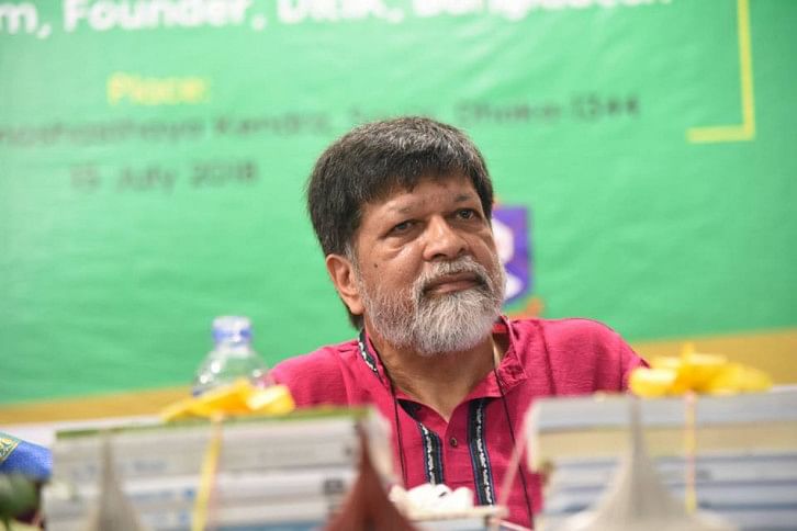 ডিবি পুলিশ নিয়ে গেছে শহিদুল আলমকে ডিবি পুলিশ নিয়ে গেছে শহিদুল আলমকে