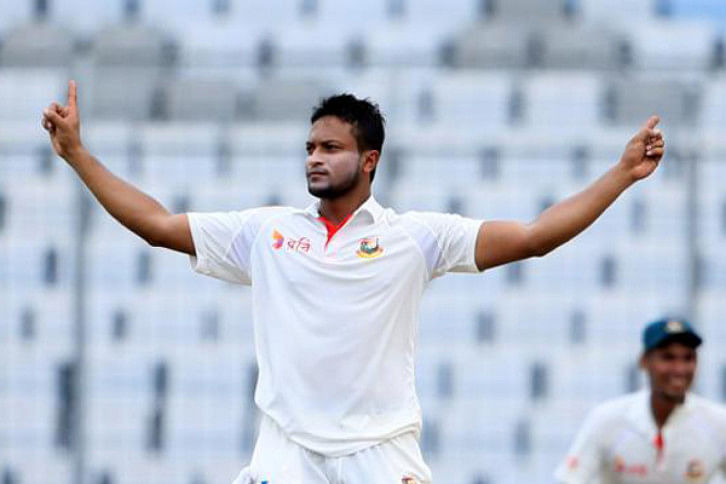 Shakib Al Hasan celebrates Australia wicket Shakib Al Hasan celebrates Australia wicket