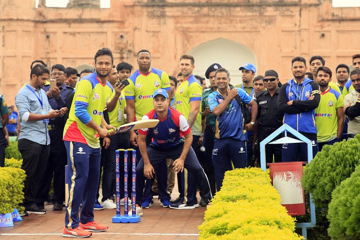 লালবাগ কেল্লায় সাকিবদের অন্যরকম দিন লালবাগ কেল্লায় সাকিবদের অন্যরকম দিন