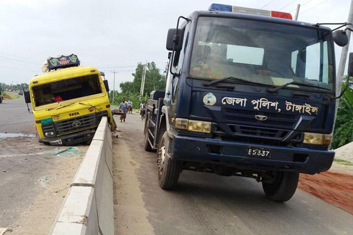 Tangail_Road_Accident.jpg Tangail_Road_Accident.jpg