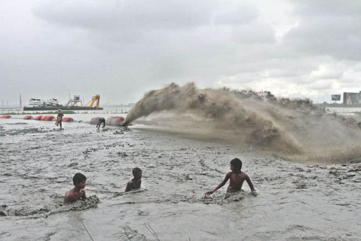 Turag River Dredging-1.jpg Turag River Dredging-1.jpg