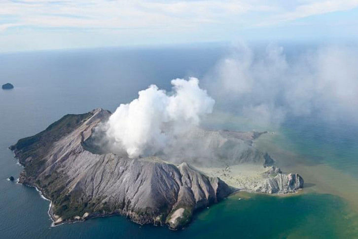 Volcano-1.jpg Volcano-1.jpg