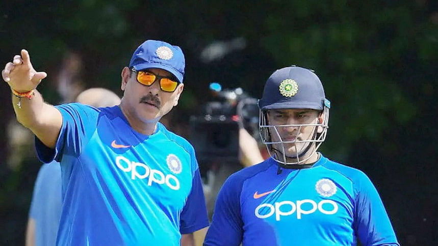 MS Dhoni & Ravi Shastri MS Dhoni & Ravi Shastri