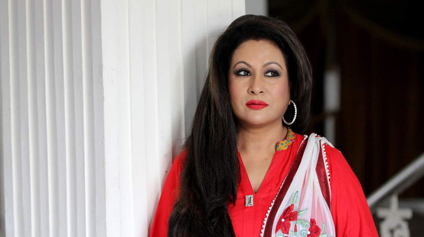 জন্মদিনে ফুলে ফুলে ভরে গেছে চম্পার বাসা | The Daily Star Bangla