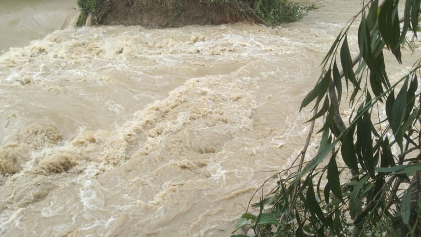 সিলেটে আরও ৩ নদীর বাঁধে ভাঙন