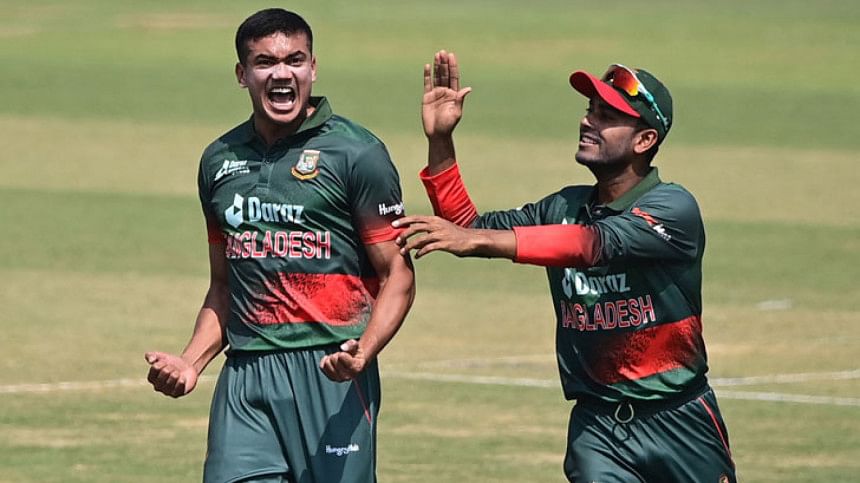 Taskin Ahmed & Mehedi Hasan Miraz Taskin Ahmed & Mehedi Hasan Miraz