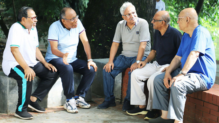 'রটে বটে-ঘটে না' নাটকের একটি দৃশ্য। ছবি: সংগৃহীত 'রটে বটে-ঘটে না' নাটকের একটি দৃশ্য। ছবি: সংগৃহীত