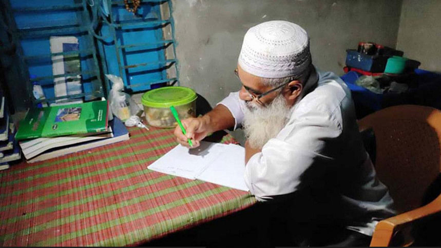 ৬৭ বছর বয়সে এসএসসি পাস করলেন আবুল কালাম আজাদ ৬৭ বছর বয়সে এসএসসি পাস করলেন আবুল কালাম আজাদ