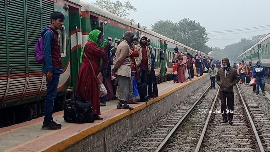 ঘন কুয়াশা, শিডিউল বিপর্যয়, রেল, উত্তরাঞ্চল, দক্ষিণাঞ্চল, দুর্ভোগ, ঘন কুয়াশা, শিডিউল বিপর্যয়, রেল, উত্তরাঞ্চল, দক্ষিণাঞ্চল, দুর্ভোগ,