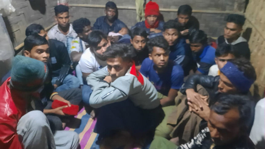 সাগরপথে মালয়েশিয়া ও থাইল্যান্ড পাচারকালে ২৬ রোহিঙ্গা উদ্ধার কক্সবাজার, টেকনাফ, মালয়েশিয়া, থাইল্যাল্ড, রোহিঙ্গা,