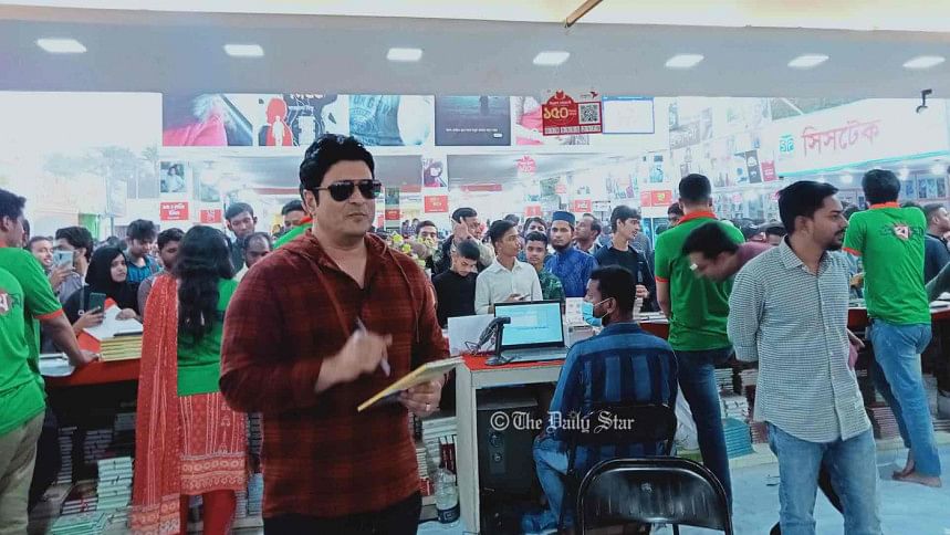 নায়ক নয়, বইমেলায় এসেছি লেখক হিসেবে: ফেরদৌস নায়ক ফেরদৌস
