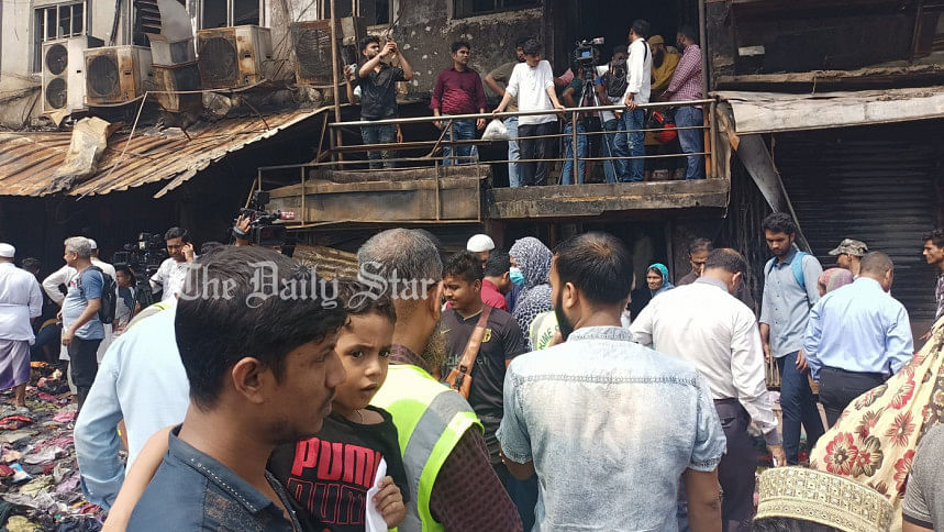 আগুনের কারণ অনুসন্ধানে বঙ্গবাজারে সিআইডি বঙ্গবাজার, বঙ্গবাজারে আগুন, সিআইডি, অগ্নিকাণ্ড,