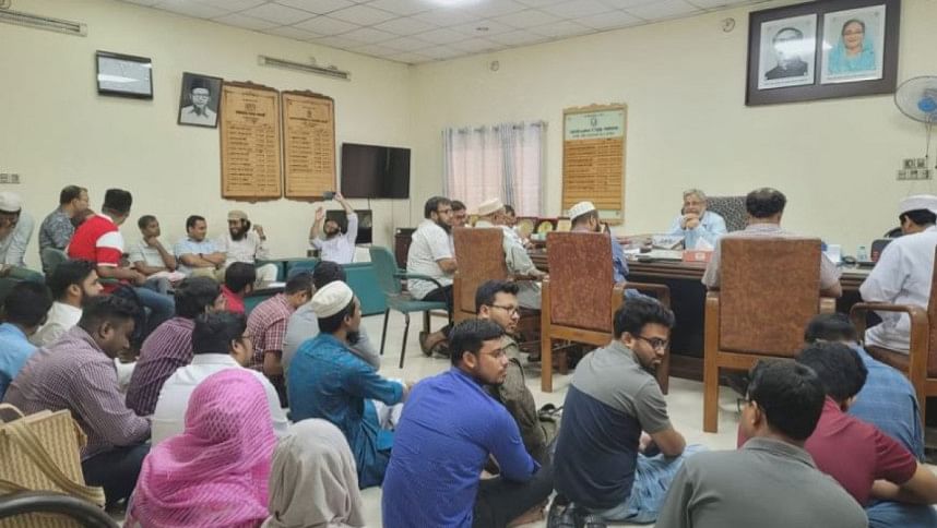 পদোন্নতির দাবিতে রুয়েট শিক্ষকদের ভিসি কার্যালয়ে অবস্থান পদোন্নতির দাবিতে রুয়েট শিক্ষকদের ভিসি কার্যালয়ে অবস্থান