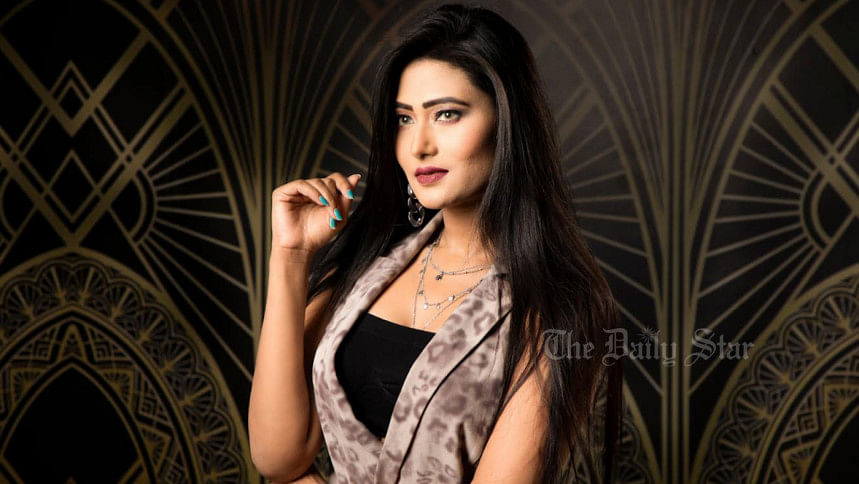 যদি প্রেম ভেঙে যায় আবার প্রেমে পড়ি: অধরা খান . যদি প্রেম ভেঙে যায় আবার প্রেমে পড়ি: অধরা খান