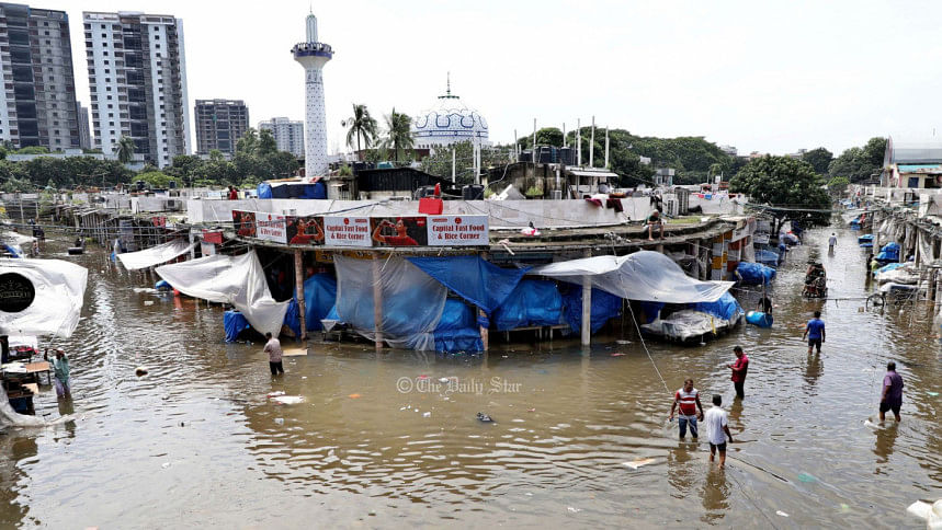 ঢাকার জলাবদ্ধতা: 'দুই মেয়র নাগরিকদের সঙ্গে প্রতারণা করে চলেছেন' | undefined