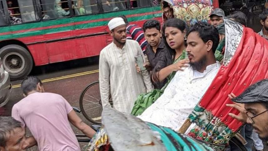 ছাত্রশক্তির নেতাকর্মীদের মারধর ছাত্রশক্তির নেতাকর্মীদের মারধর
