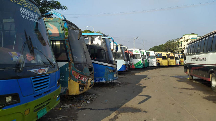 অবরোধের প্রথম দিন: গাবতলী ছাড়েনি দূরপাল্লার বাস গাবতলী ছাড়েনি দূরপাল্লার বাস