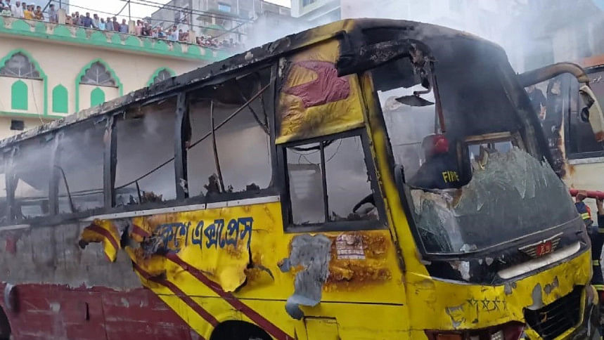 বাসে আগুন বাসে আগুন