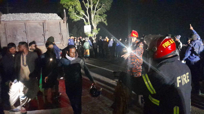 লালমনিরহাটে ট্রাকচাপায় মা-ছেলে নিহত লালমনিরহাটে ট্রাকচাপায় মা-ছেলে নিহত